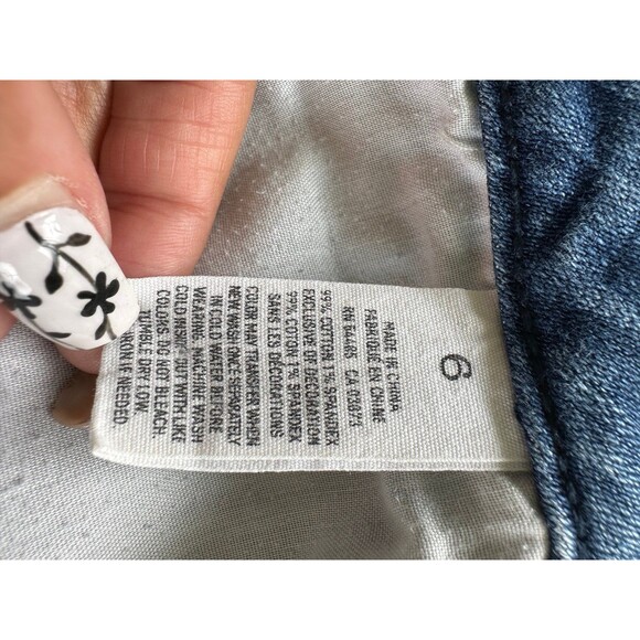 American Eagle AE Factory Faded Medium Wash Raw Hem 4 Pocket Denim Boy Shorts 6 - Picture 5 of 5